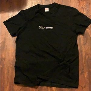Supreme shirt with logo